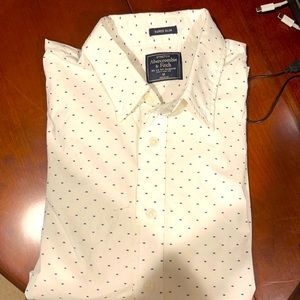Men’s Abercrombie White PolkaDots ButtonDown Shirt